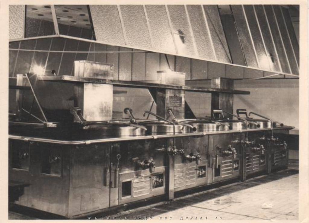 LA SENIA BASE AERIENNE ET SES CUISINES-1.jpg